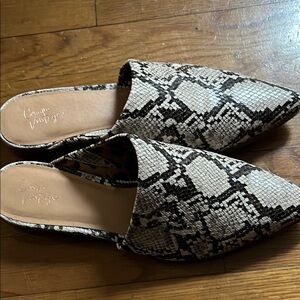Crown Vintage Black and Cream Mules with Snakeskin Pattern
